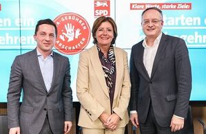 Sascha Binder, Malu Dreyer und Andreas Stoch beim Start des Volksbegehrens für gebührenfreie Kitas.